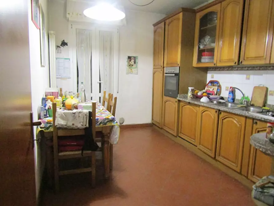 Immagine 5 di Appartamento in vendita  a Carrara