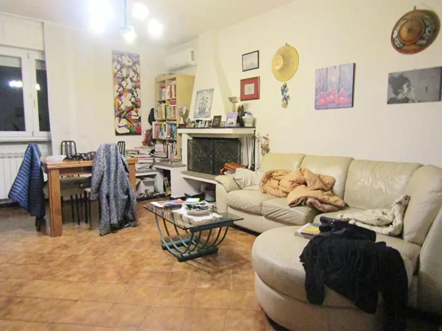 Immagine 2 di Appartamento in vendita  a Carrara