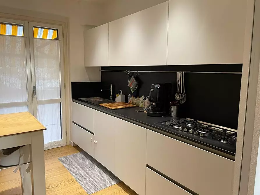 Immagine 4 di Appartamento in vendita  a Massa