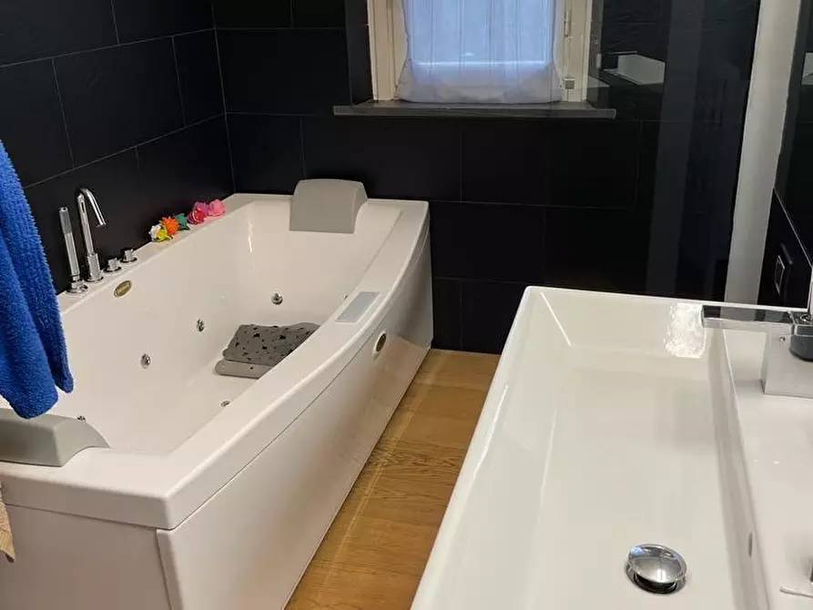 Immagine 18 di Appartamento in vendita  a Massa