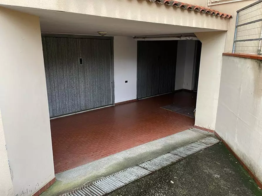 Immagine 28 di Appartamento in vendita  a Massa