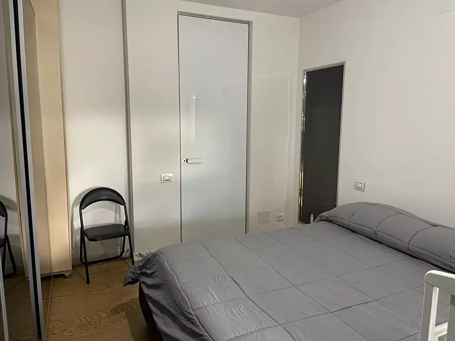 Immagine 11 di Appartamento in vendita  a Massa