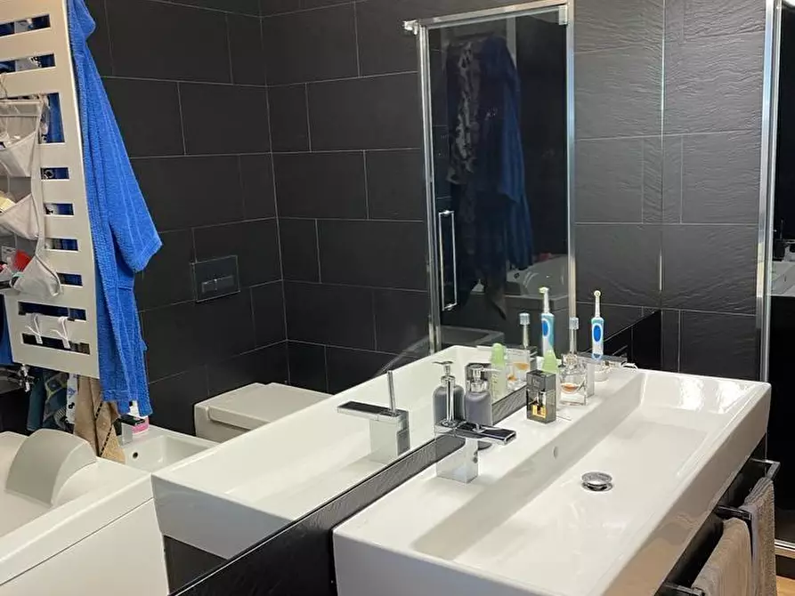 Immagine 15 di Appartamento in vendita  a Massa