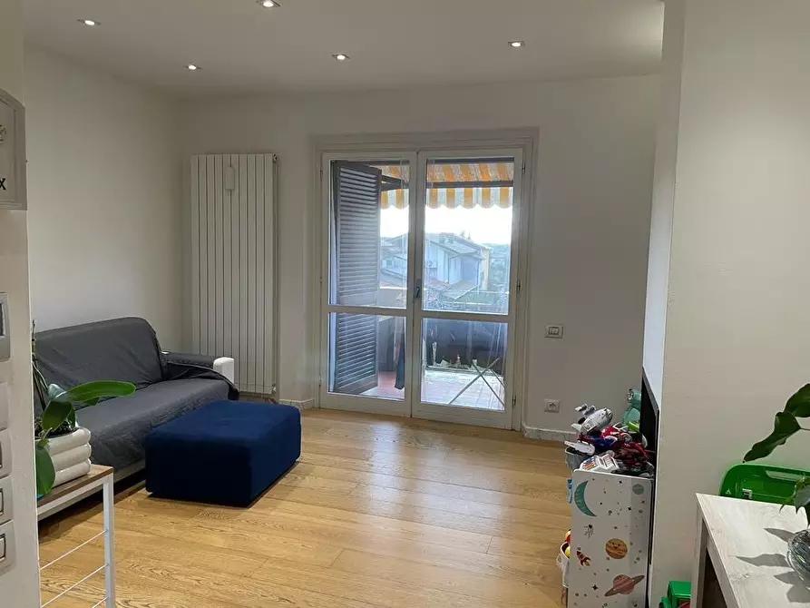 Immagine 2 di Appartamento in vendita  a Massa