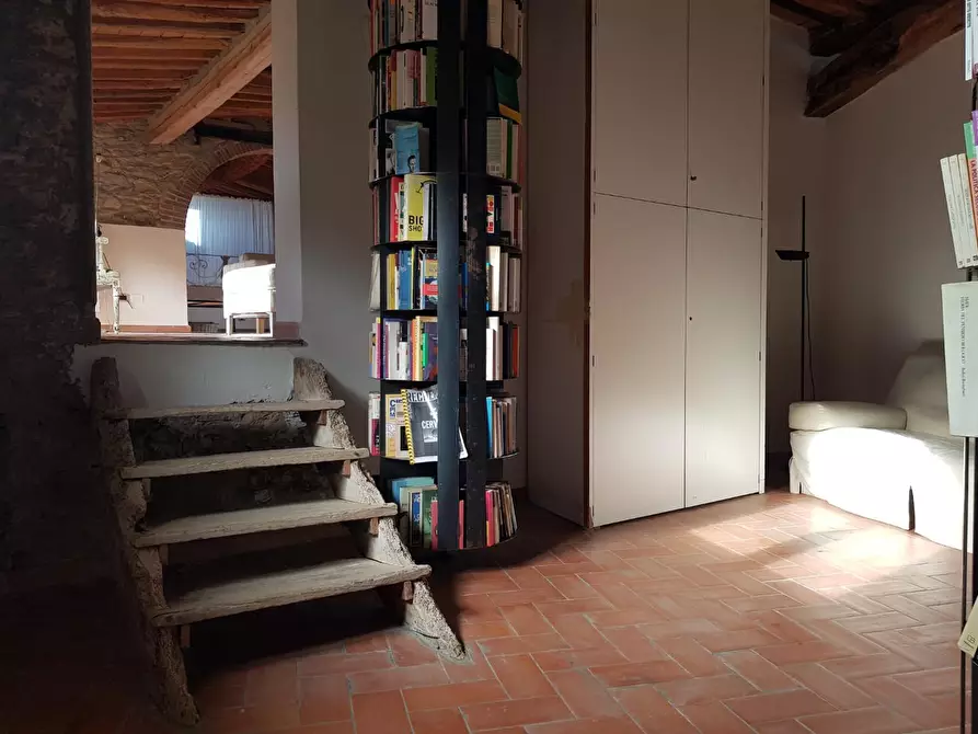 Immagine 34 di Rustico / casale in vendita  a Calci