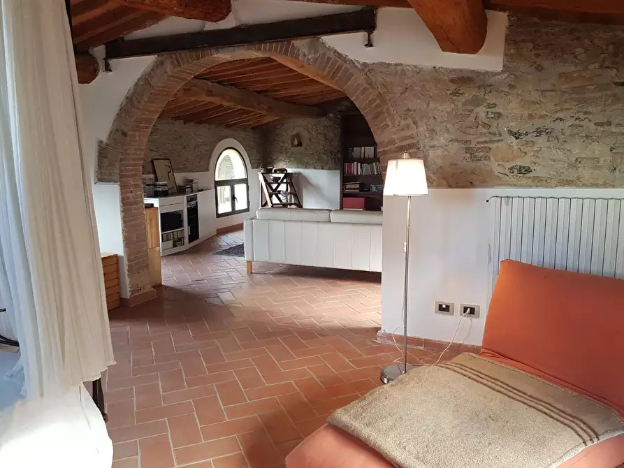 Immagine 42 di Rustico / casale in vendita  a Calci