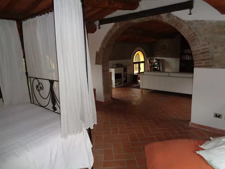 Immagine 46 di Rustico / casale in vendita  a Calci