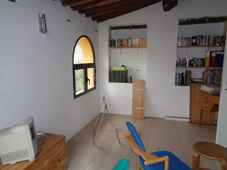 Immagine 27 di Rustico / casale in vendita  a Calci
