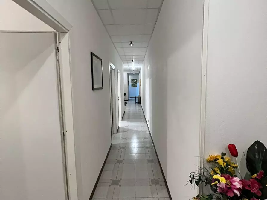 Immagine 16 di Ufficio in vendita  a Siena