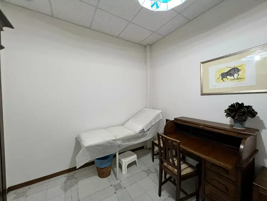 Immagine 10 di Ufficio in vendita  a Siena