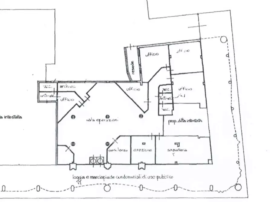 Immagine 25 di Locale commerciale in vendita  a Montelupo Fiorentino