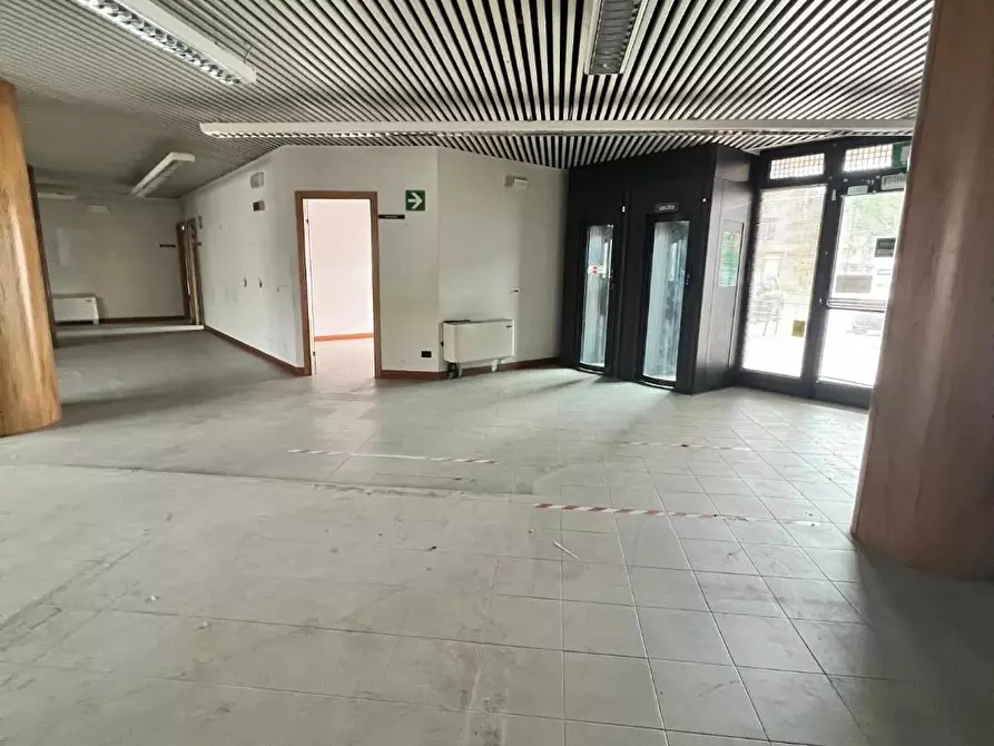 Immagine 21 di Locale commerciale in vendita  a Montelupo Fiorentino