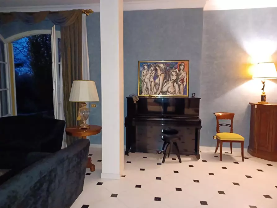 Immagine 16 di Villa in vendita  a Capraia E Limite