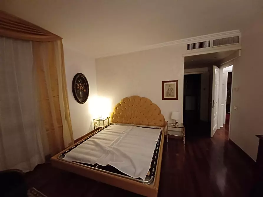 Immagine 37 di Villa in vendita  a Capraia E Limite