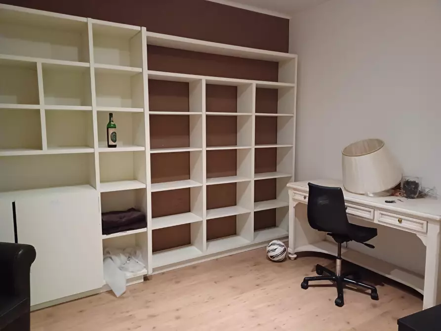 Immagine 9 di Villa in vendita  a Capraia E Limite