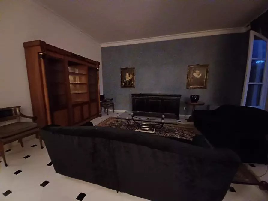 Immagine 13 di Villa in vendita  a Capraia E Limite