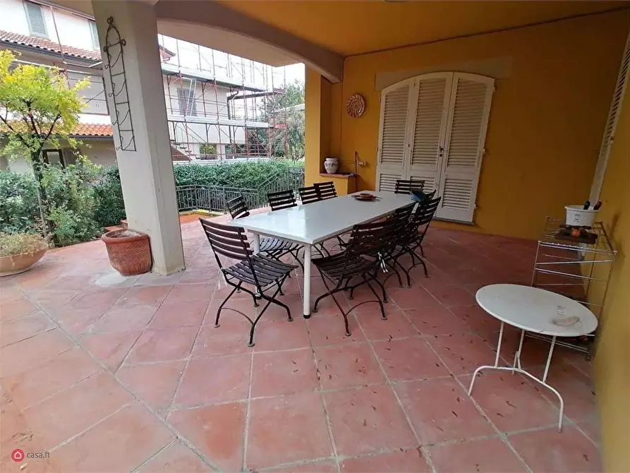 Immagine 6 di Villa in vendita  a Capraia E Limite