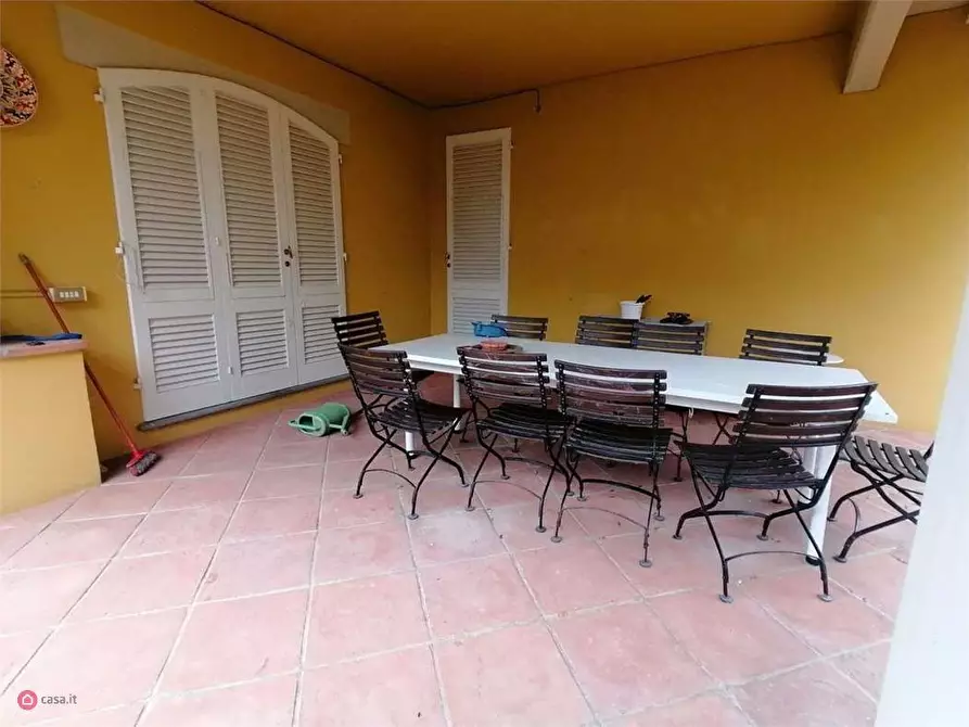 Immagine 8 di Villa in vendita  a Capraia E Limite