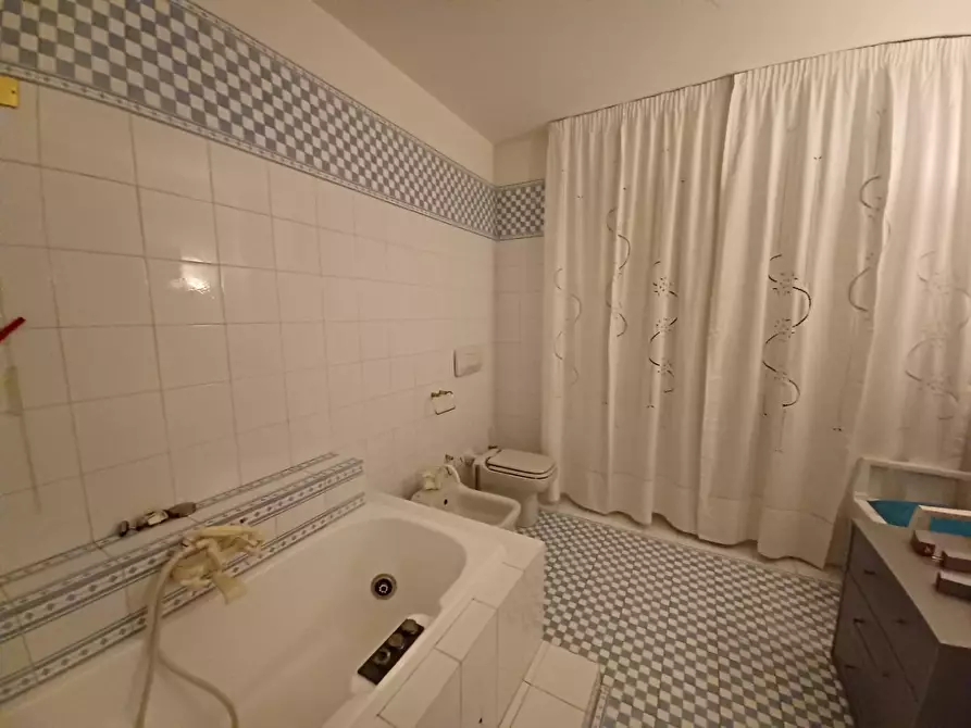 Immagine 31 di Villa in vendita  a Capraia E Limite