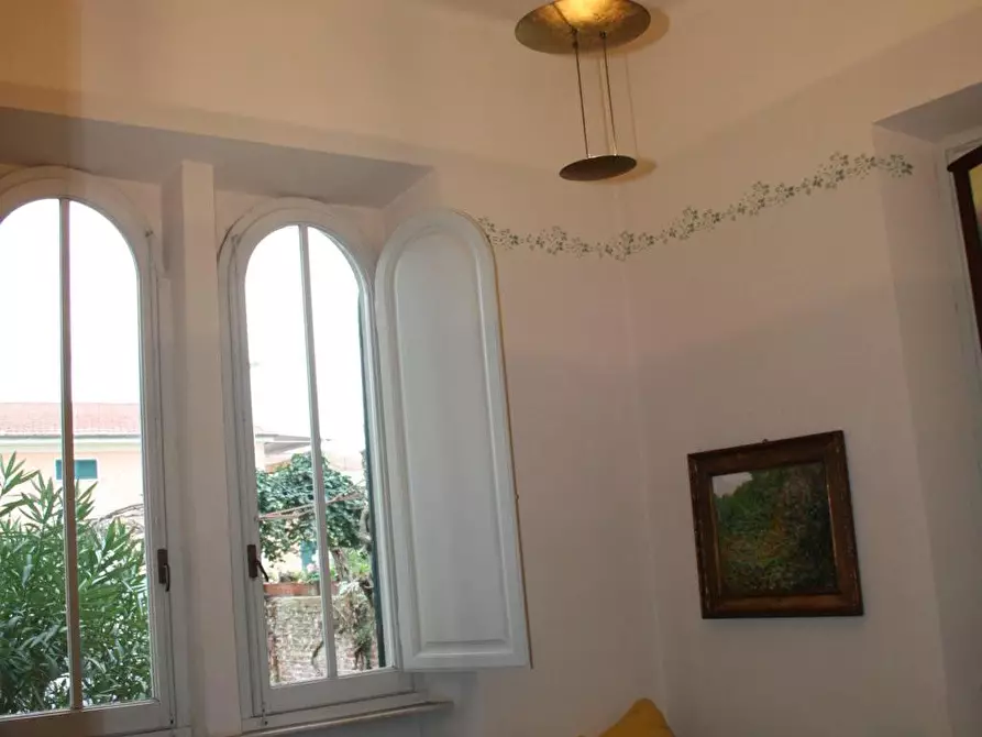 Immagine 2 di Villa in vendita  a Camaiore