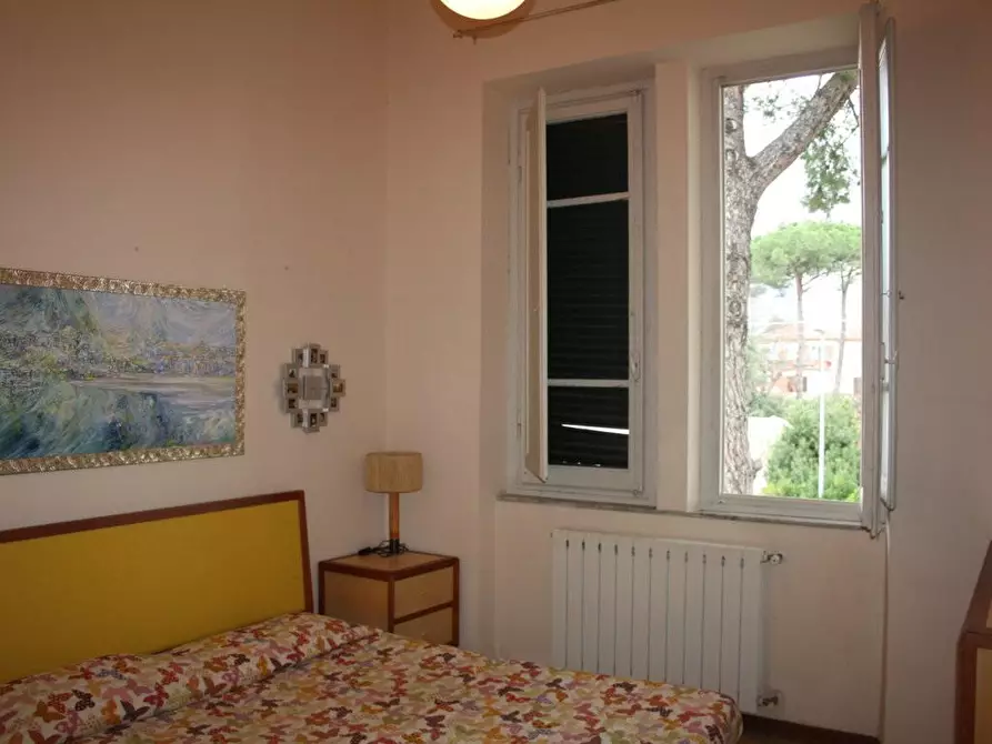 Immagine 10 di Villa in vendita  a Camaiore