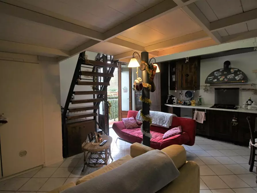 Immagine 8 di Appartamento in vendita  a Siena