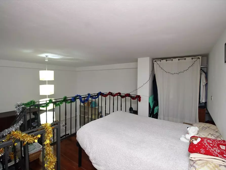 Immagine 11 di Appartamento in vendita  a Siena