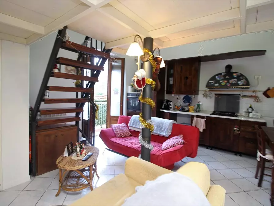 Immagine 3 di Appartamento in vendita  a Siena