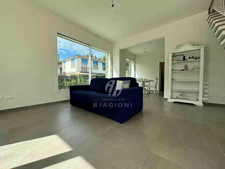 Immagine 12 di Casa bifamiliare in vendita  a Pietrasanta