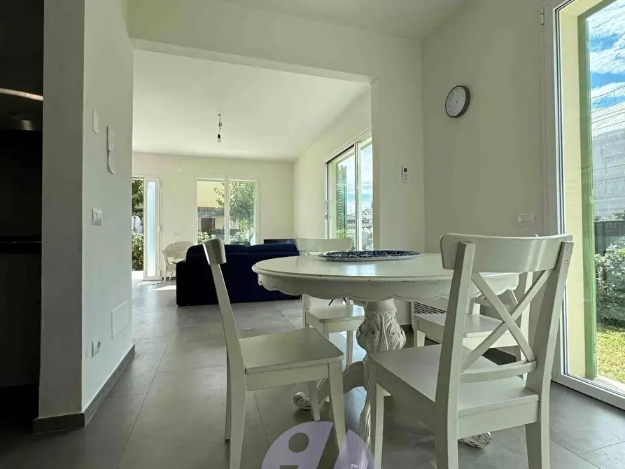 Immagine 9 di Casa bifamiliare in vendita  a Pietrasanta