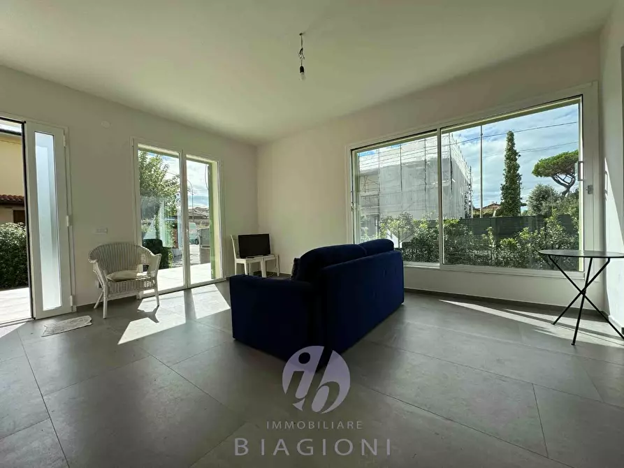 Immagine 10 di Casa bifamiliare in vendita  a Pietrasanta