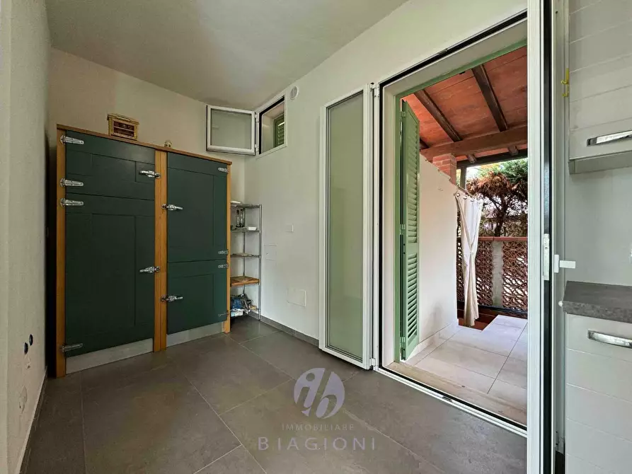 Immagine 13 di Casa bifamiliare in vendita  a Pietrasanta