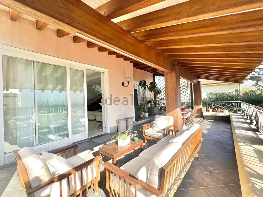 Immagine 3 di Villa in vendita  a Camaiore