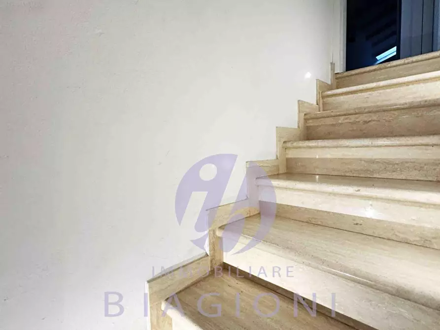 Immagine 14 di Villa in vendita  a Pietrasanta