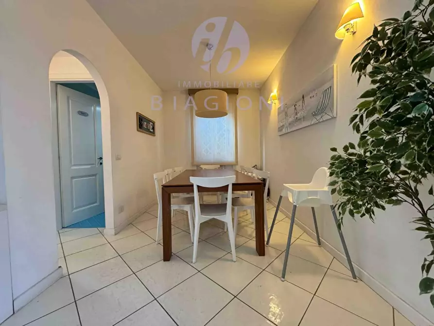 Immagine 7 di Villa in vendita  a Pietrasanta