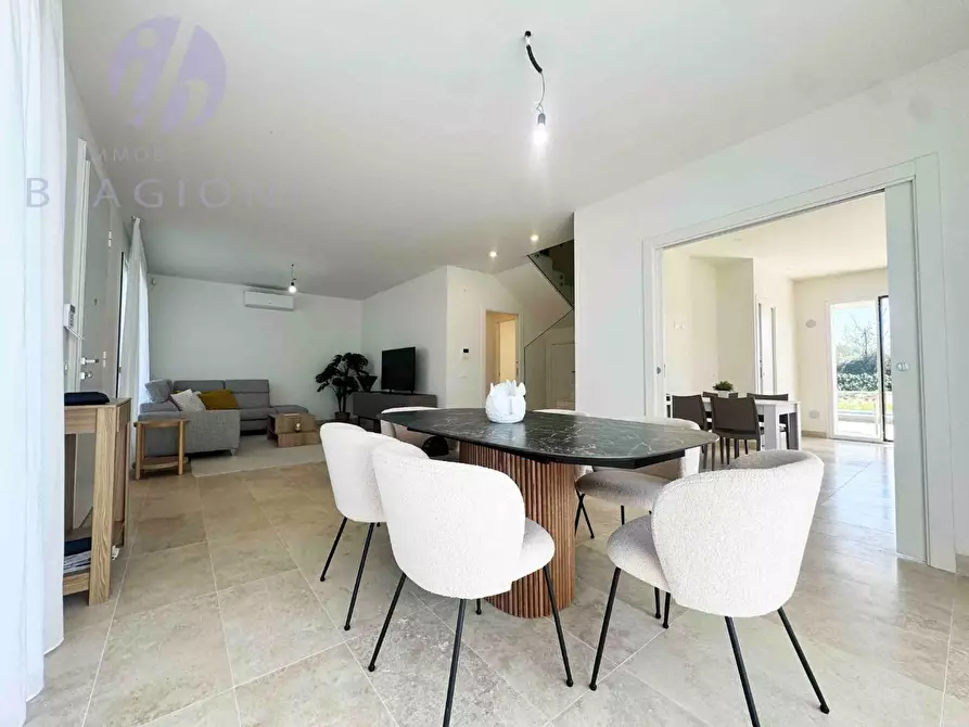 Immagine 31 di Villa in vendita  a Pietrasanta