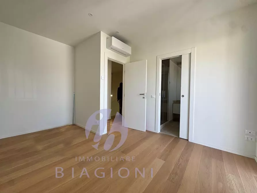 Immagine 38 di Villa in vendita  a Pietrasanta