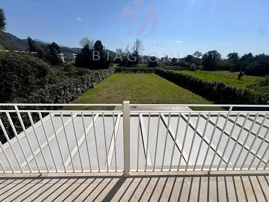 Immagine 3 di Villa in vendita  a Pietrasanta