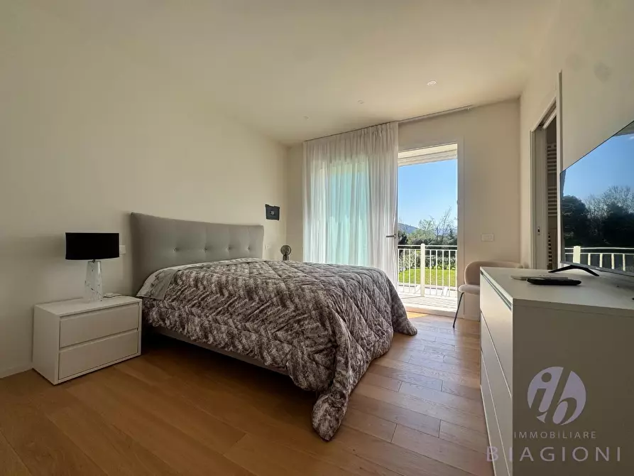 Immagine 34 di Villa in vendita  a Pietrasanta