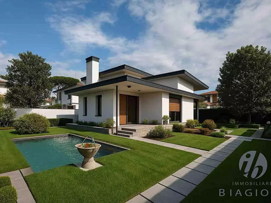 Immagine 1 di Villa in vendita  a Pietrasanta