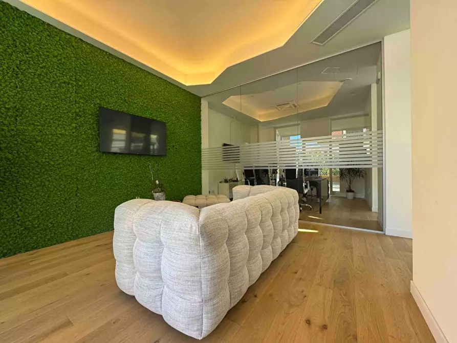 Immagine 17 di Villa in vendita  a Pietrasanta