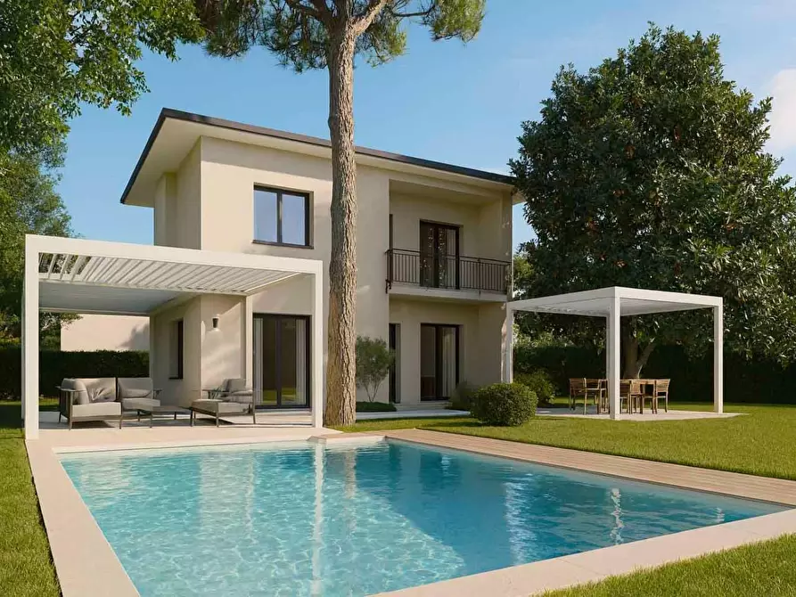 Immagine 3 di Villa in vendita  a Pietrasanta