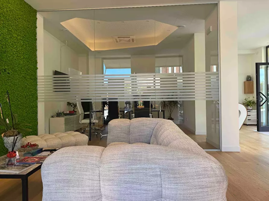 Immagine 15 di Villa in vendita  a Pietrasanta