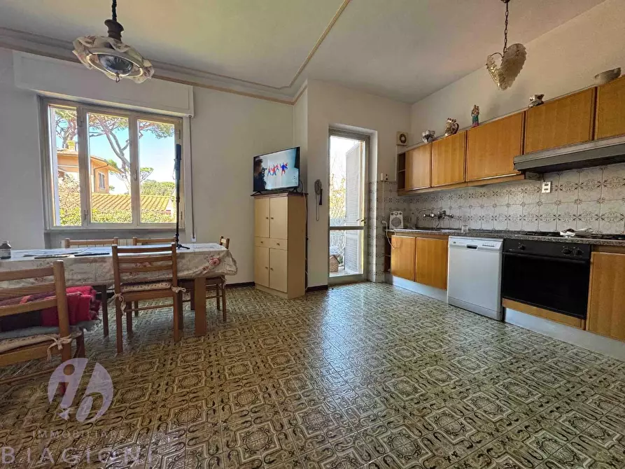 Immagine 4 di Casa bifamiliare in vendita  a Pietrasanta