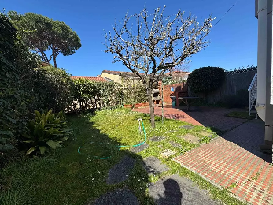 Immagine 33 di Casa bifamiliare in vendita  a Pietrasanta