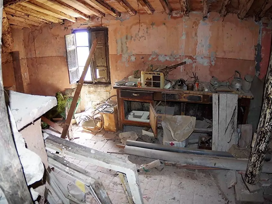 Immagine 24 di Casa indipendente in vendita  a Lucca