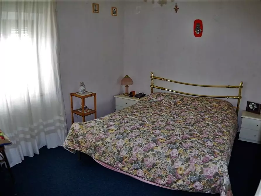 Immagine 36 di Casa indipendente in vendita  a Lucca