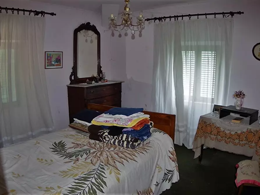 Immagine 35 di Casa indipendente in vendita  a Lucca