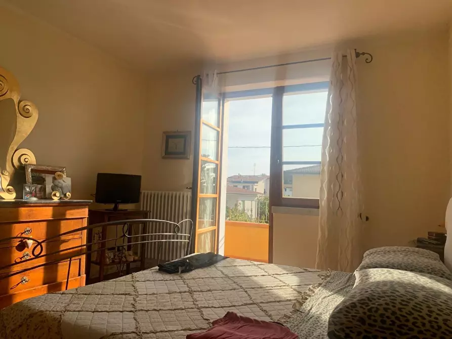 Immagine 10 di Casa bifamiliare in vendita  a Carrara