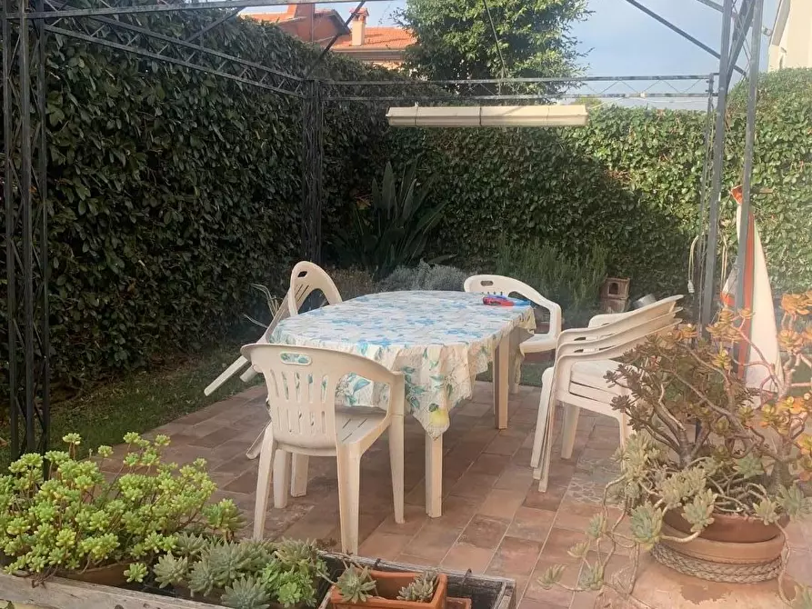 Immagine 24 di Casa bifamiliare in vendita  a Carrara